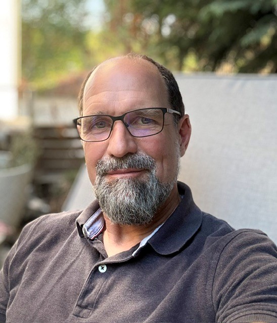 Felix Chevalier ist die Abteilungsleitung Oceansport im Wassersportverein Schierstein