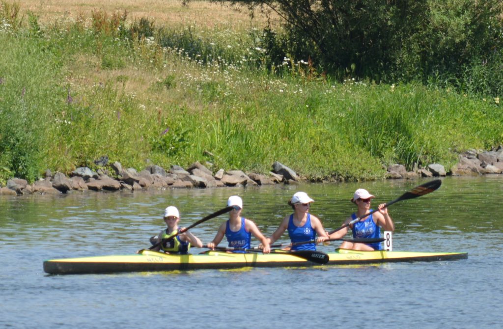 Rennkajak des WVS mit Emilia, Lili, Tabea, Juliane