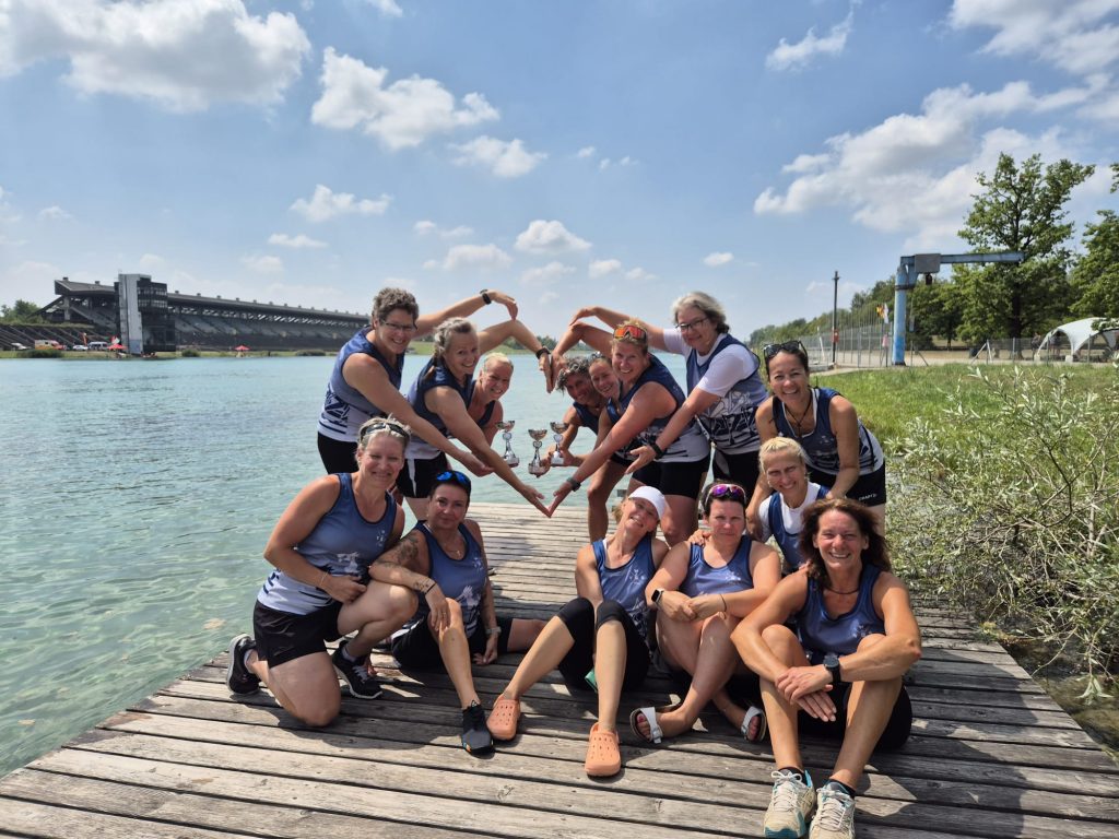 Vom 31.07. bis 02.08.2026 fand auf der Olympiastrecke in Oberschleißheim bei München die 12. Gemeinsame Deutsche Drachenboot-Meisterschaft 2026 der Verbände DKV und DDV statt.