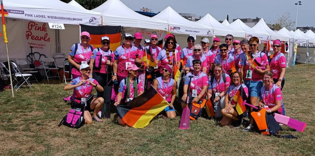 4.500 Paddlerinnen aus aller Welt, 25 Länder, 170 Teams, eine Woche voller Begegnungen – und mittendrin wir: die Pink Ladies Schierstein!